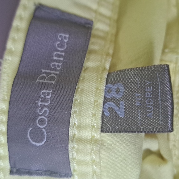 Costa Blanca Ladies size 8 yellow 💛 denim style pants with gold dusted buttons - Picture 5 of 7